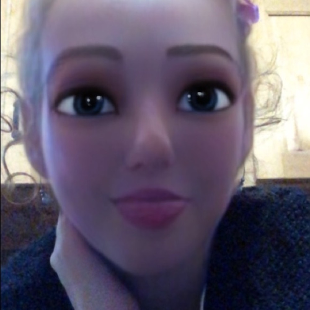 Meet your Posher, Ella